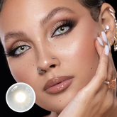 Lentes de contacto de color gris romero